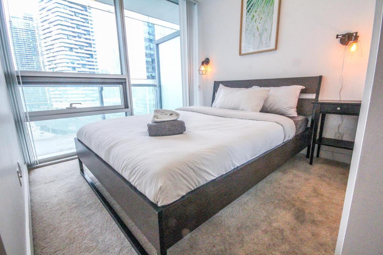 Sarkar Suites - Entertainment District 토론토 객실 사진